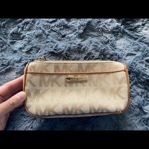 Michael kors change purse